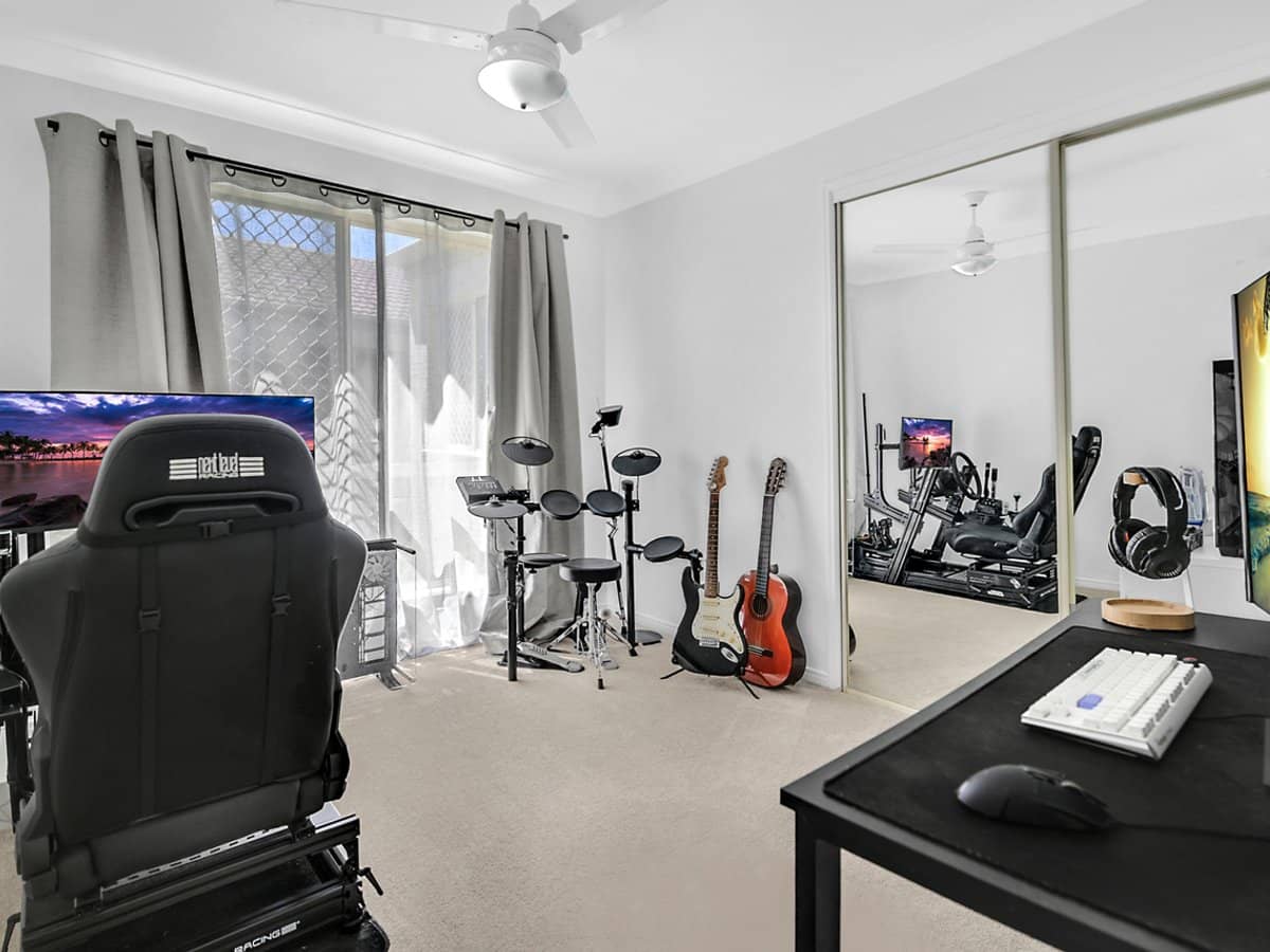 107-111 Arundel Drive, ARUNDEL - Thumbnail 11