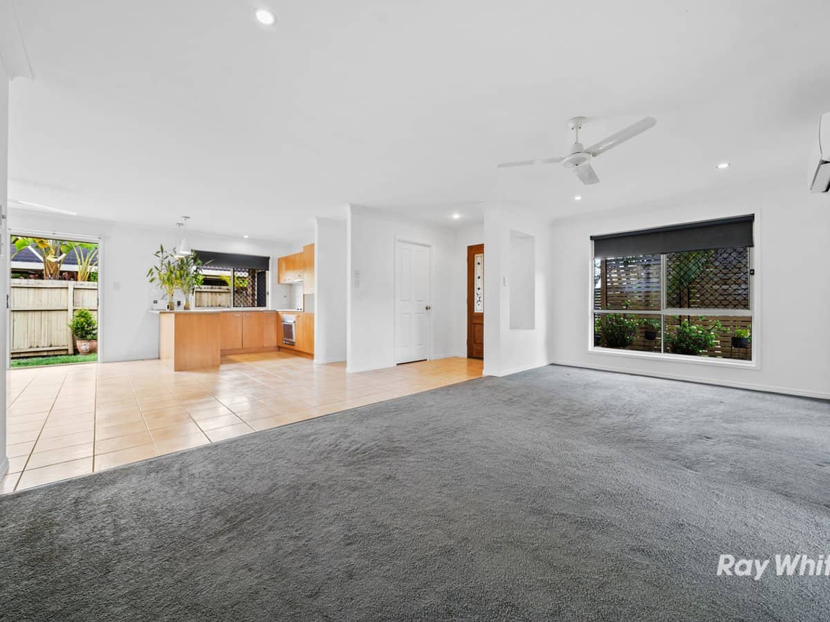 23 Wisdom Way, CRESTMEAD - Thumbnail 4