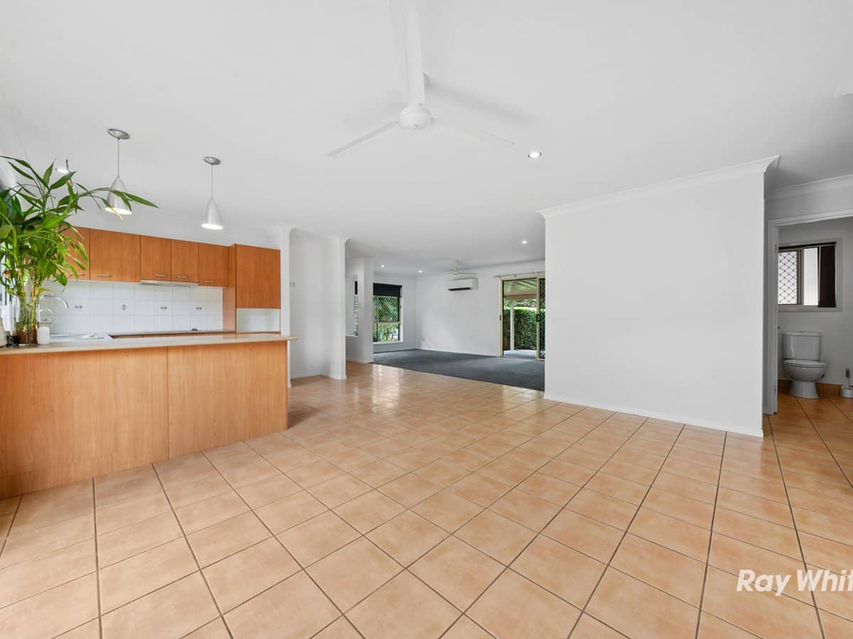 23 Wisdom Way, CRESTMEAD - Thumbnail 5