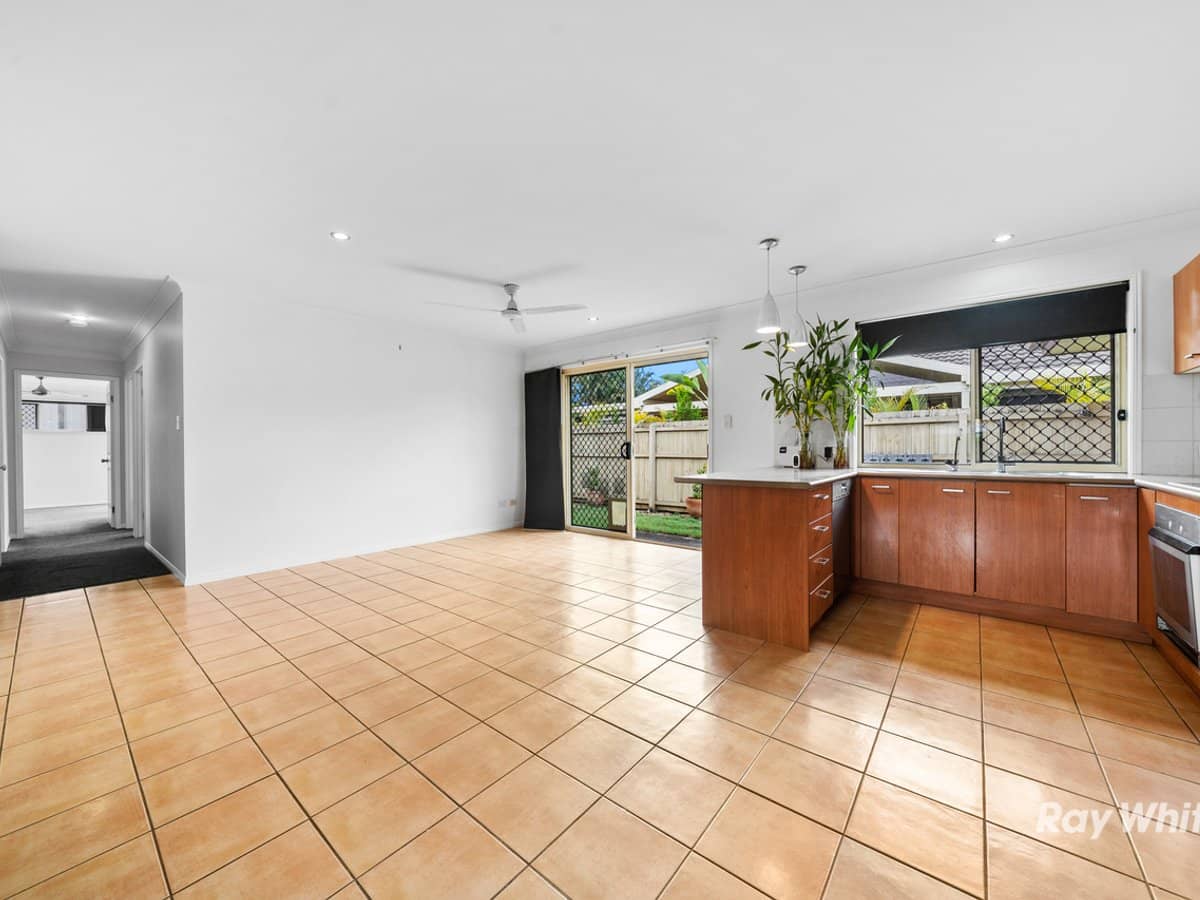 23 Wisdom Way, CRESTMEAD - Thumbnail 6