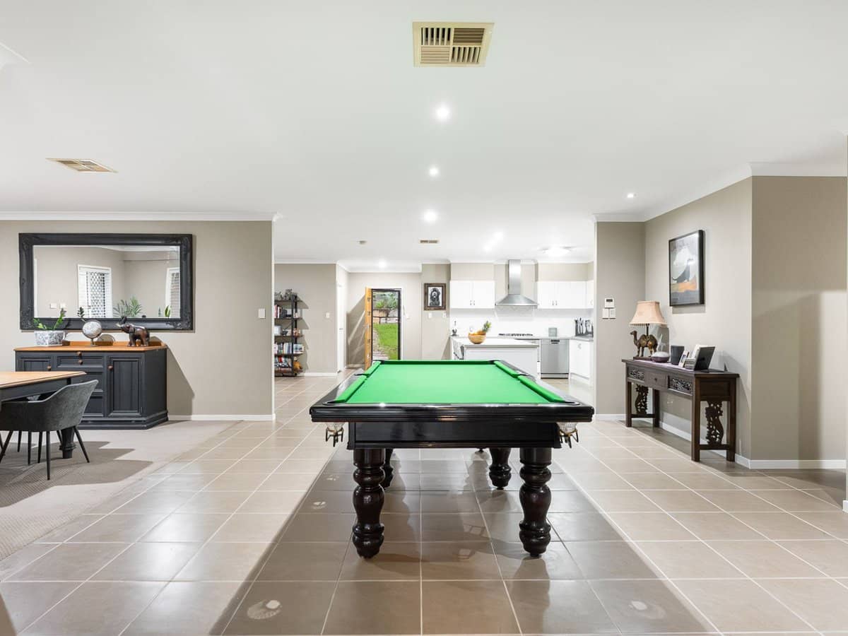 8-12 Myrtle Road, JIMBOOMBA - Thumbnail 4