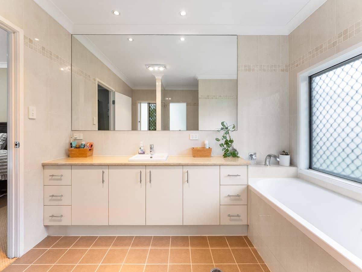 8-12 Myrtle Road, JIMBOOMBA - Thumbnail 6