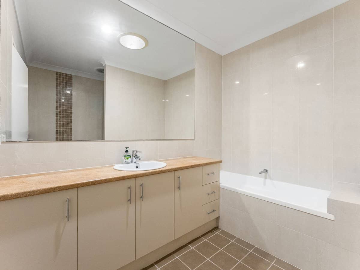 8-12 Myrtle Road, JIMBOOMBA - Thumbnail 7