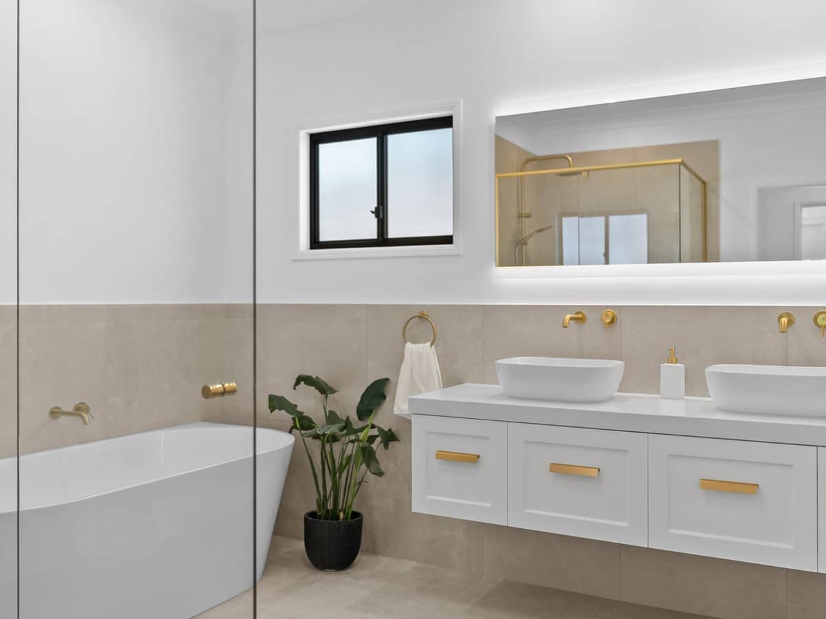 20 Gordon Road, BARDON - Thumbnail 14