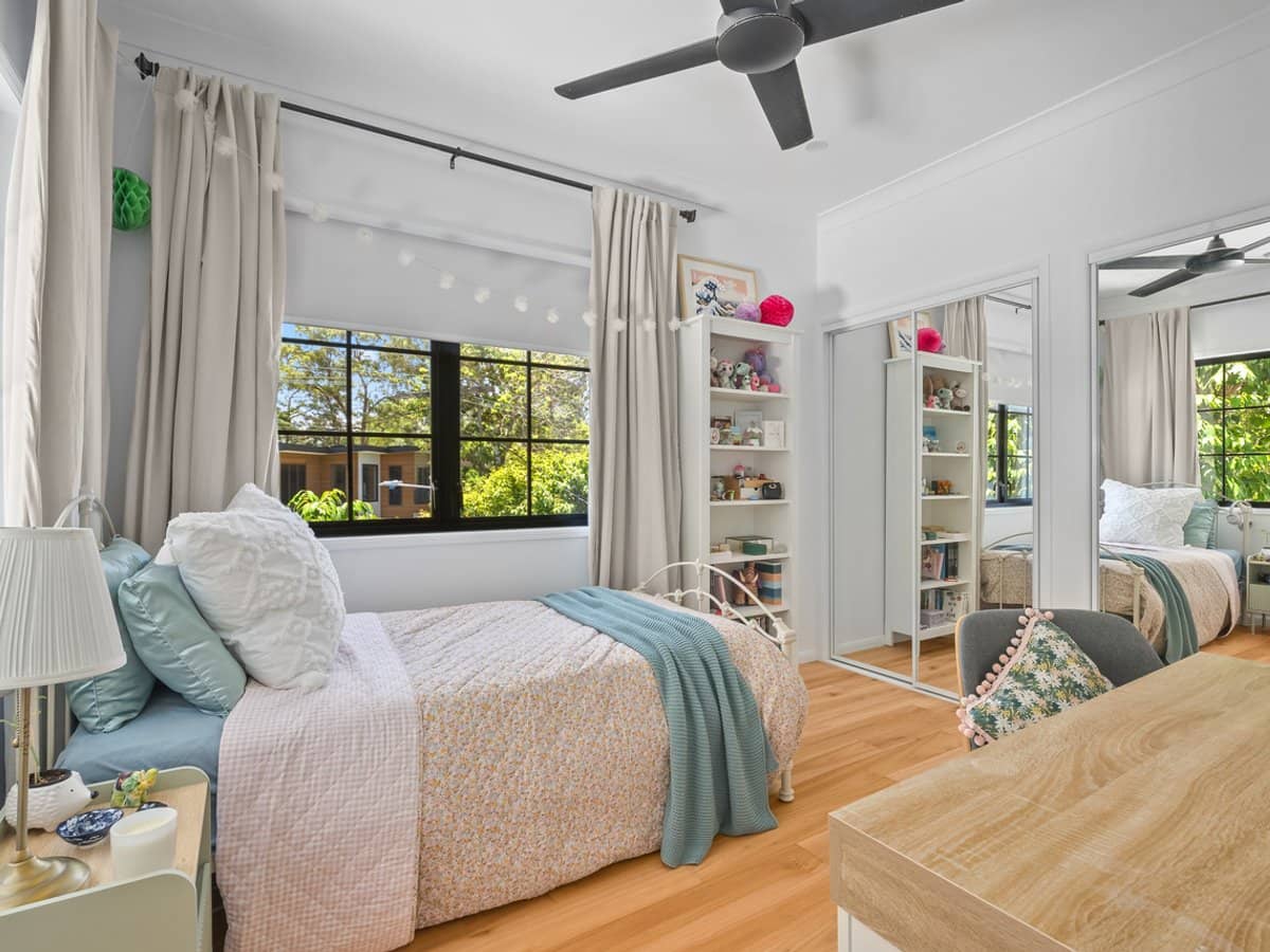 20 Gordon Road, BARDON - Thumbnail 17