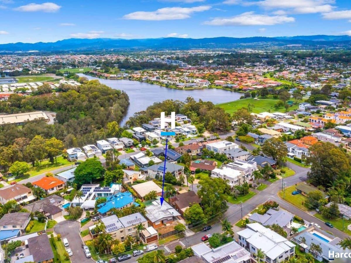 52 Heeb Street, BUNDALL - Thumbnail 2