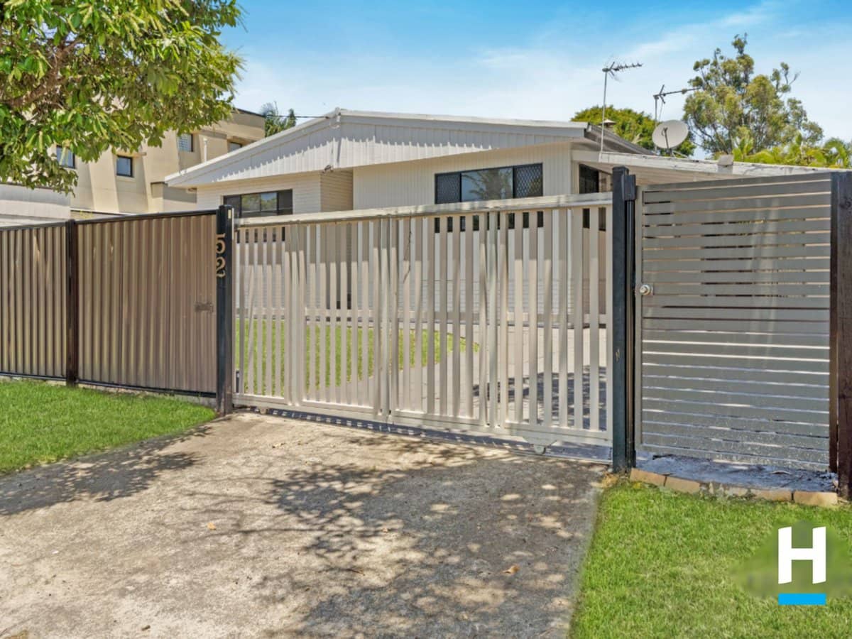 52 Heeb Street, BUNDALL - Thumbnail 3