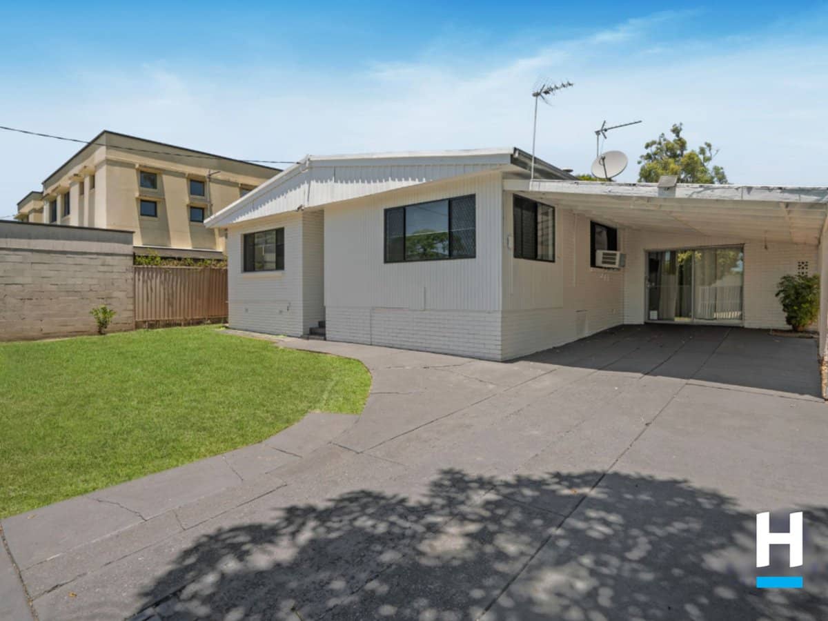 52 Heeb Street, BUNDALL - Thumbnail 4