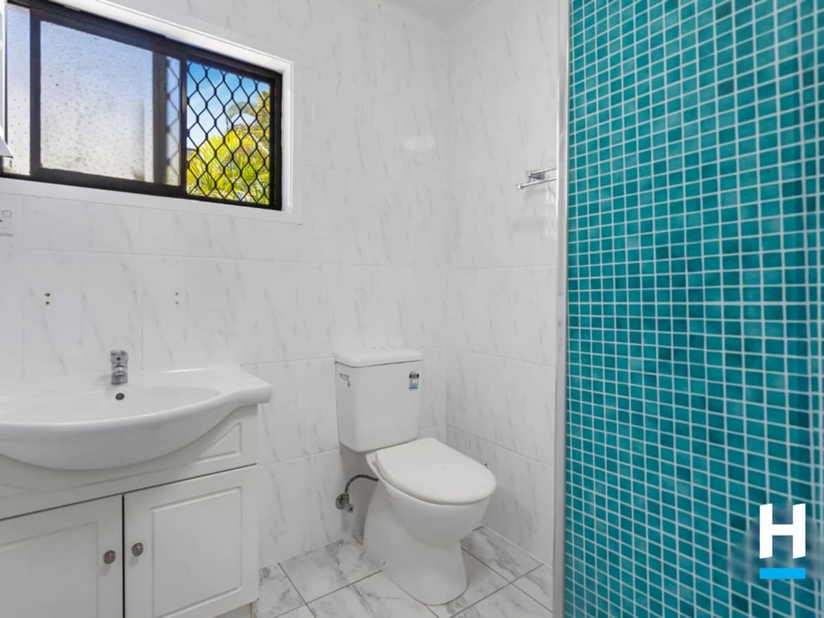 52 Heeb Street, BUNDALL - Thumbnail 8