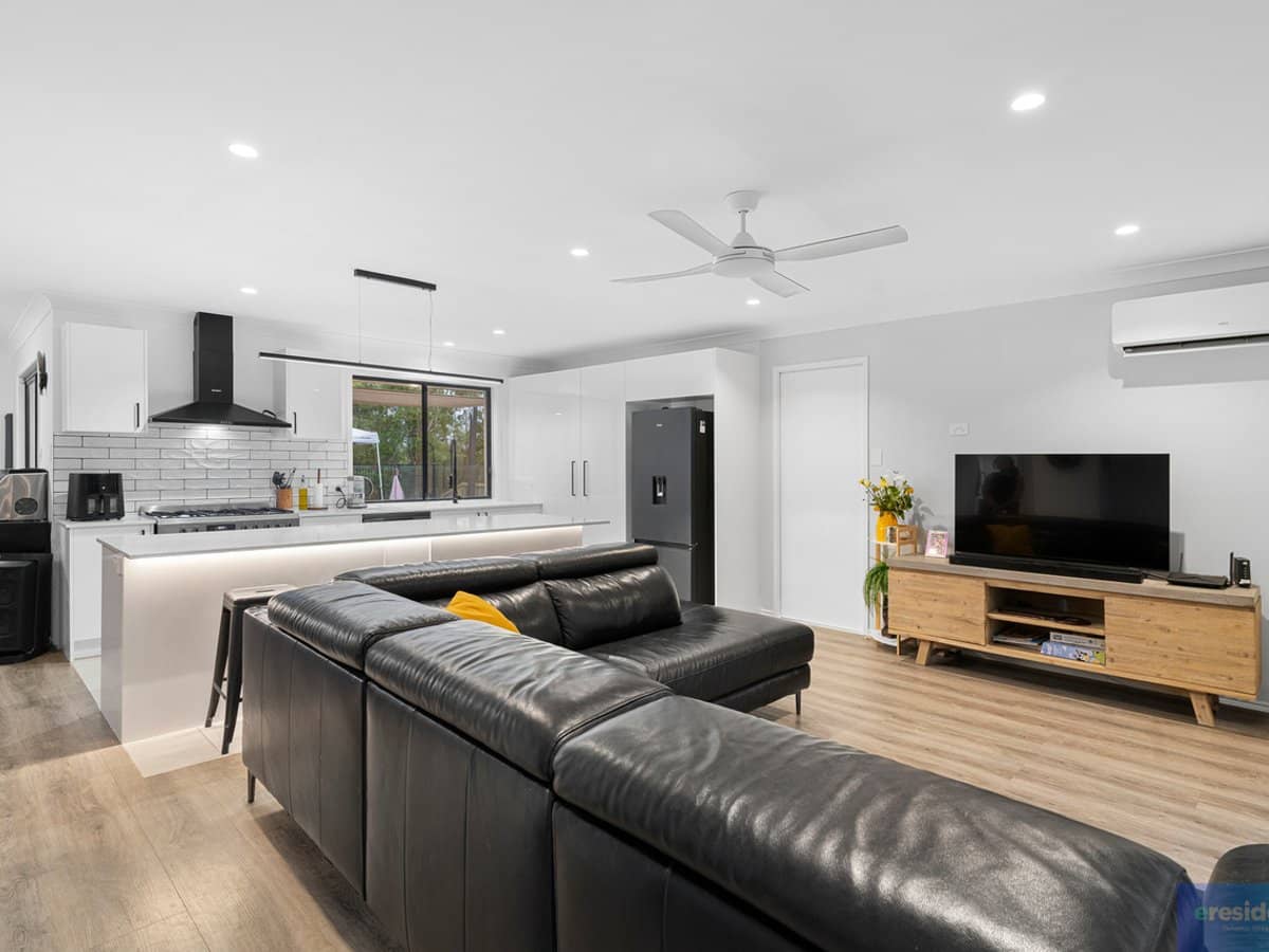 14 Kummara Road, EDENS LANDING - Thumbnail 3