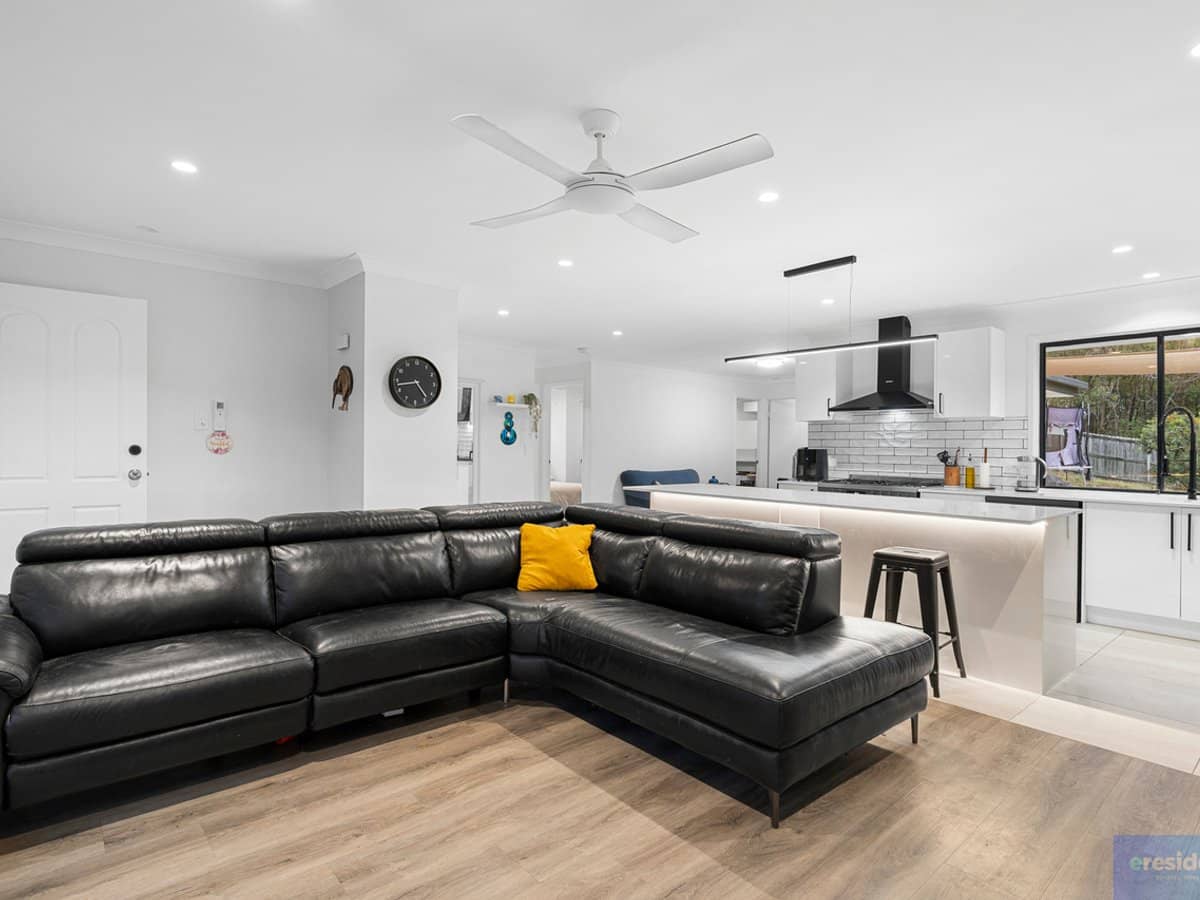 14 Kummara Road, EDENS LANDING - Thumbnail 5