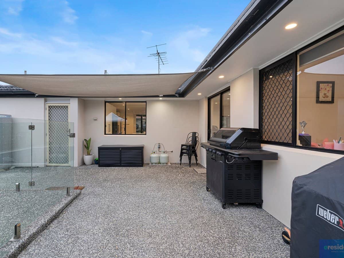 14 Kummara Road, EDENS LANDING - Thumbnail 21