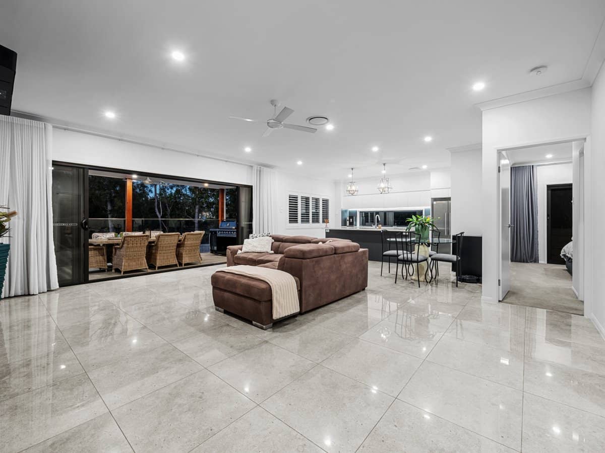 27A Andromeda Parade, ROBINA - Thumbnail 2