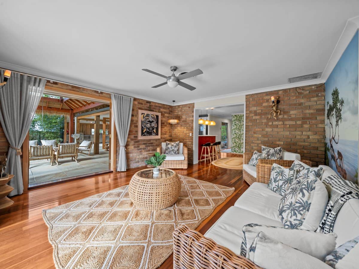 2 Fuchsia Way, GAVEN - Thumbnail 10