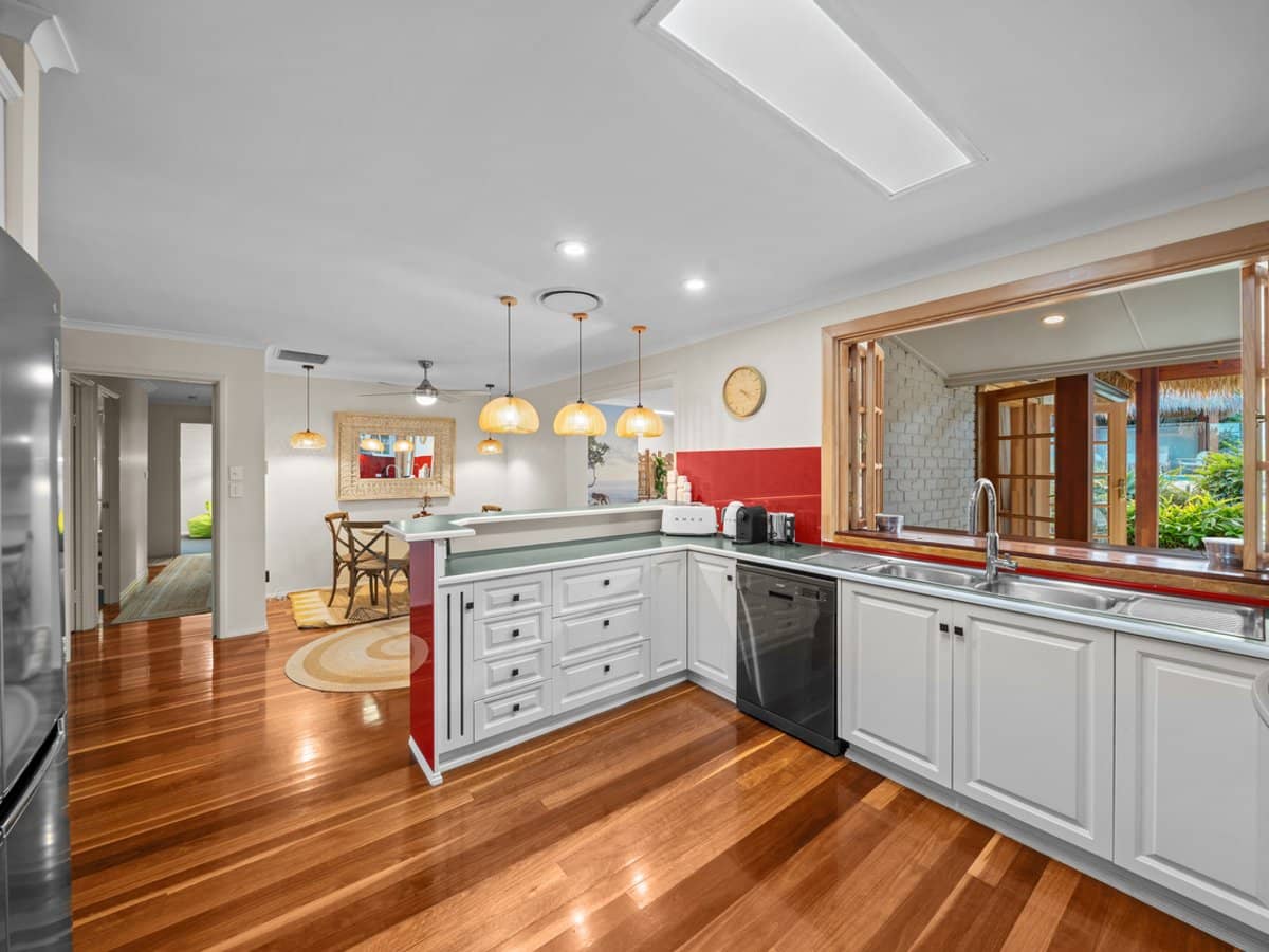 2 Fuchsia Way, GAVEN - Thumbnail 10