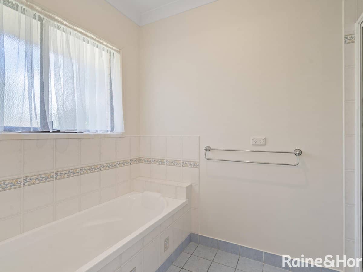 12 Nandala Drive, TANAH MERAH - Thumbnail 18