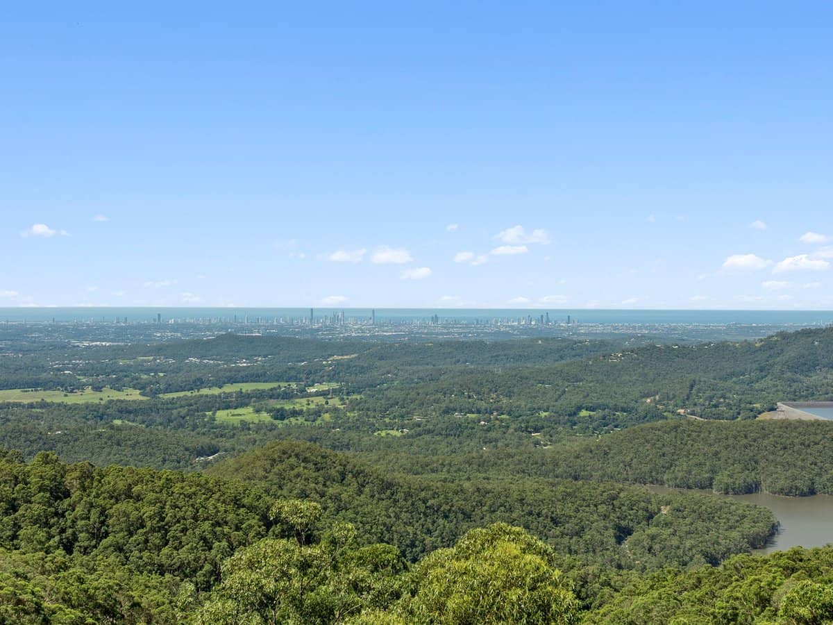 10 Gretty Lane, Lower Beechmont - Thumbnail 1