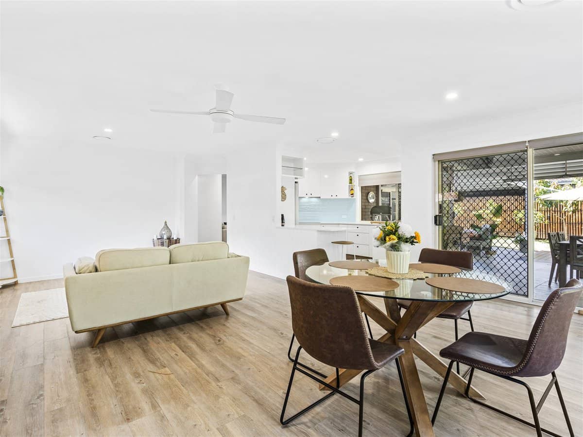 4 Longcove Court, PARKWOOD - Thumbnail 3