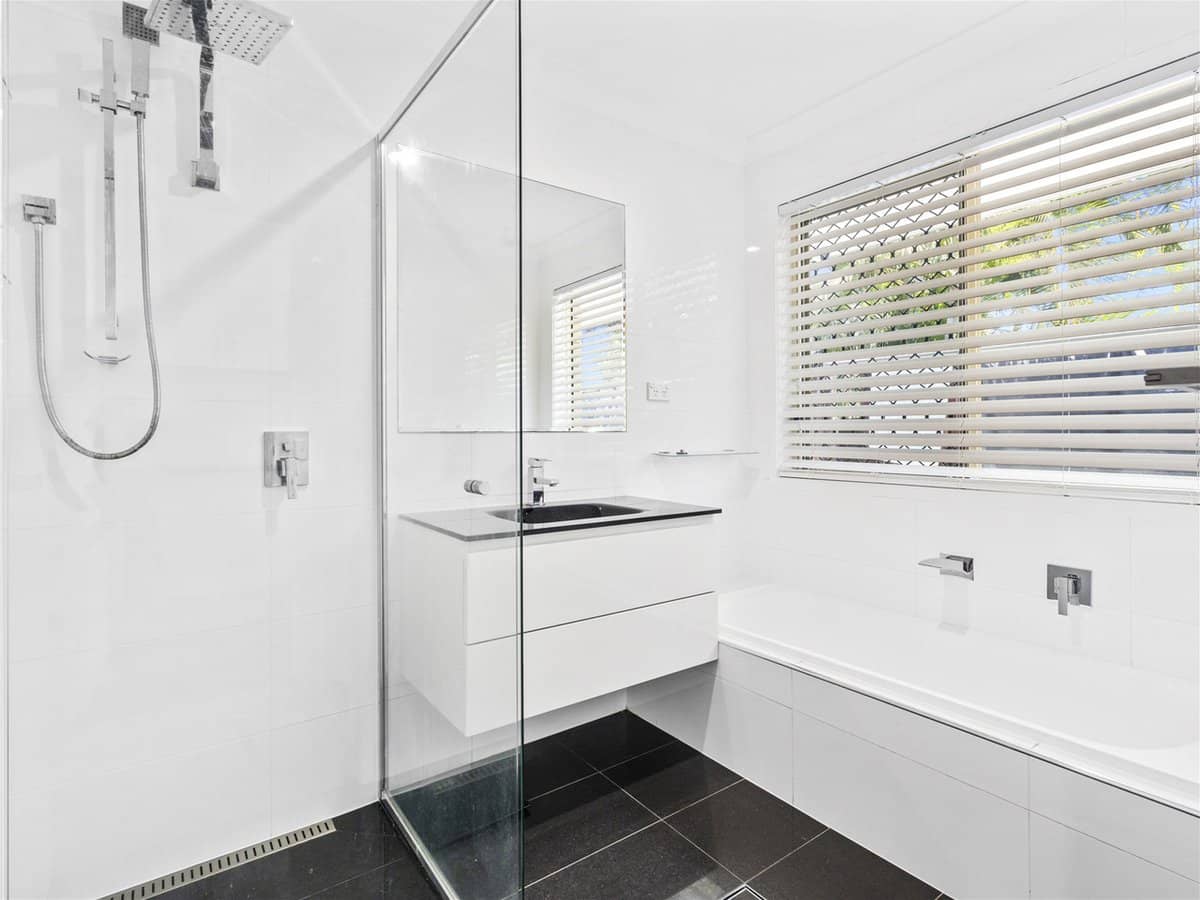 4 Longcove Court, PARKWOOD - Thumbnail 12