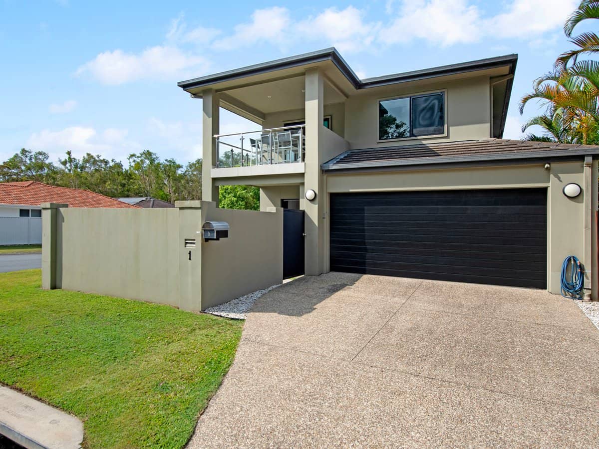 1 Xenia Court, COOMBABAH - Thumbnail 1