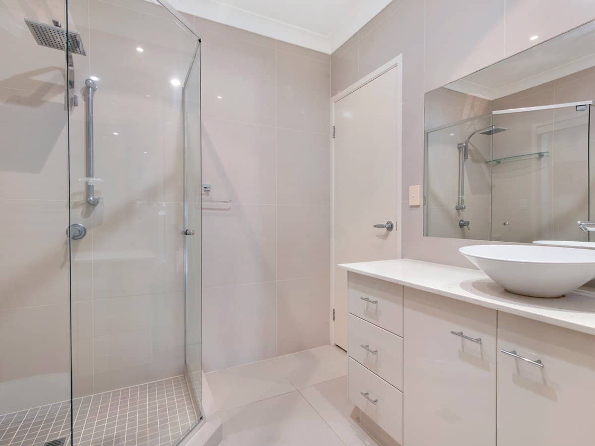 1 Xenia Court, COOMBABAH - Thumbnail 16