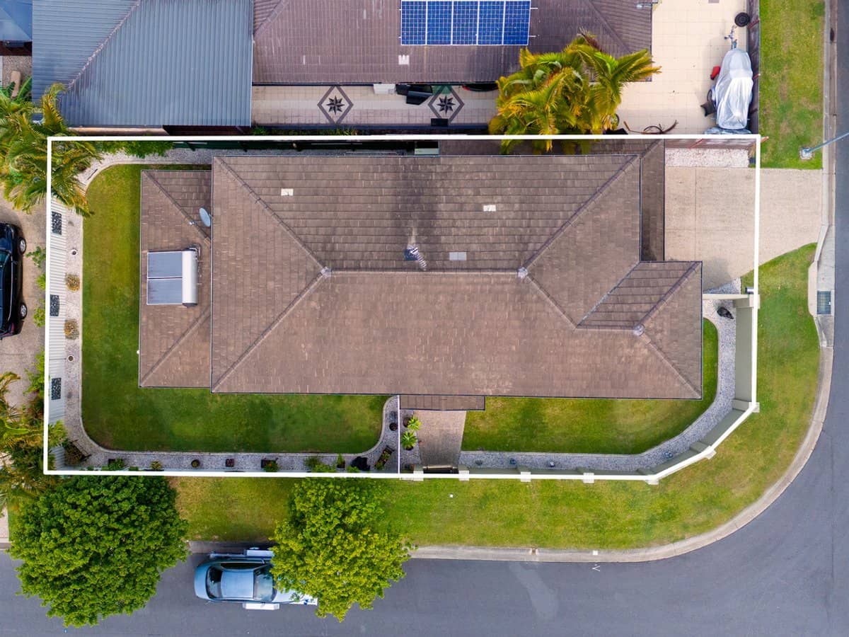 1 Xenia Court, COOMBABAH - Thumbnail 22