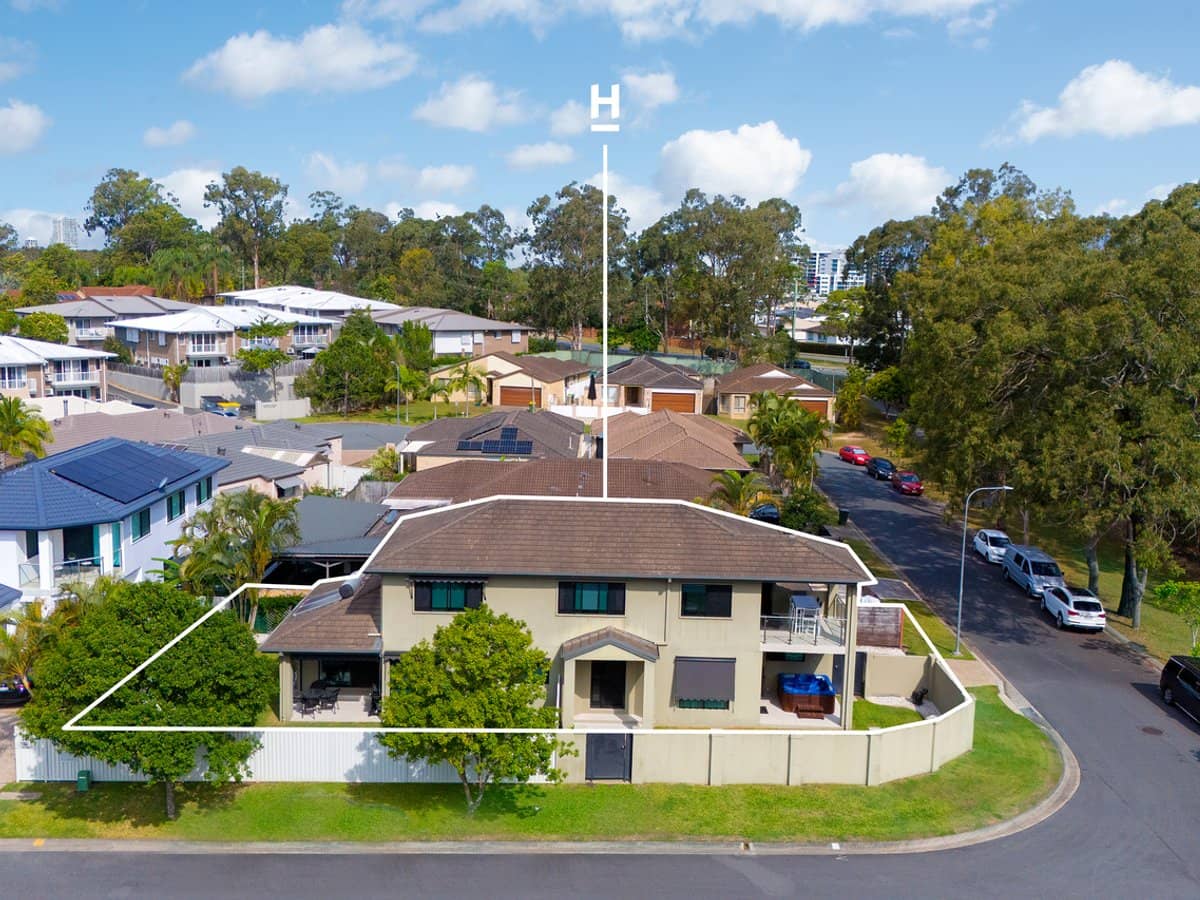1 Xenia Court, COOMBABAH - Thumbnail 3