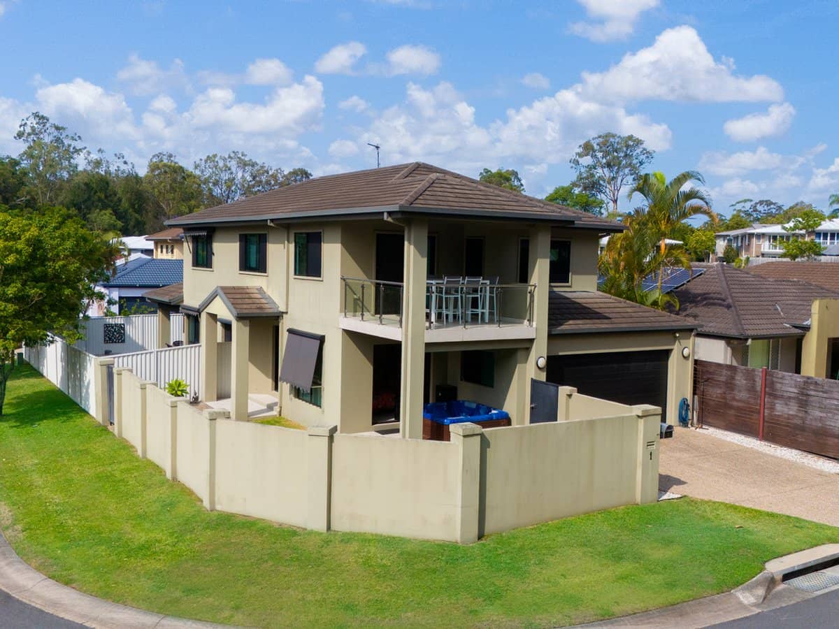 1 Xenia Court, COOMBABAH - Thumbnail 4
