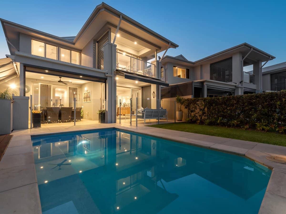 22 Brindabella Close, COOMERA WATERS - Thumbnail 2