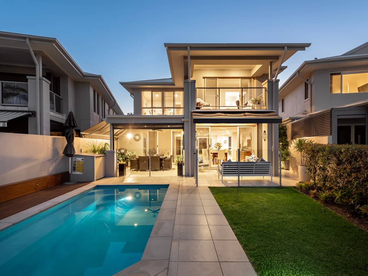 22 Brindabella Close, COOMERA WATERS - Thumbnail 4