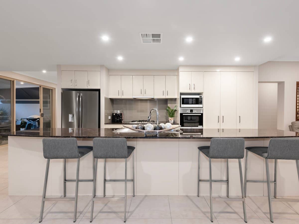 22 Brindabella Close, COOMERA WATERS - Thumbnail 8