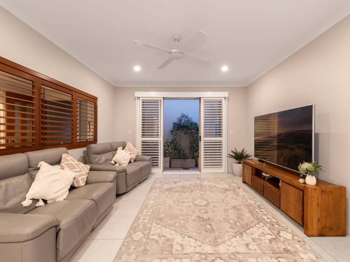 22 Brindabella Close, COOMERA WATERS - Thumbnail 10