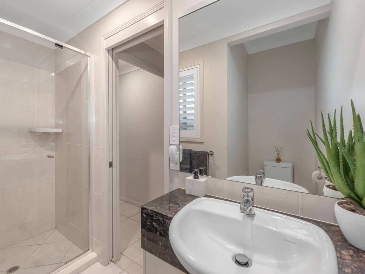 22 Brindabella Close, COOMERA WATERS - Thumbnail 31