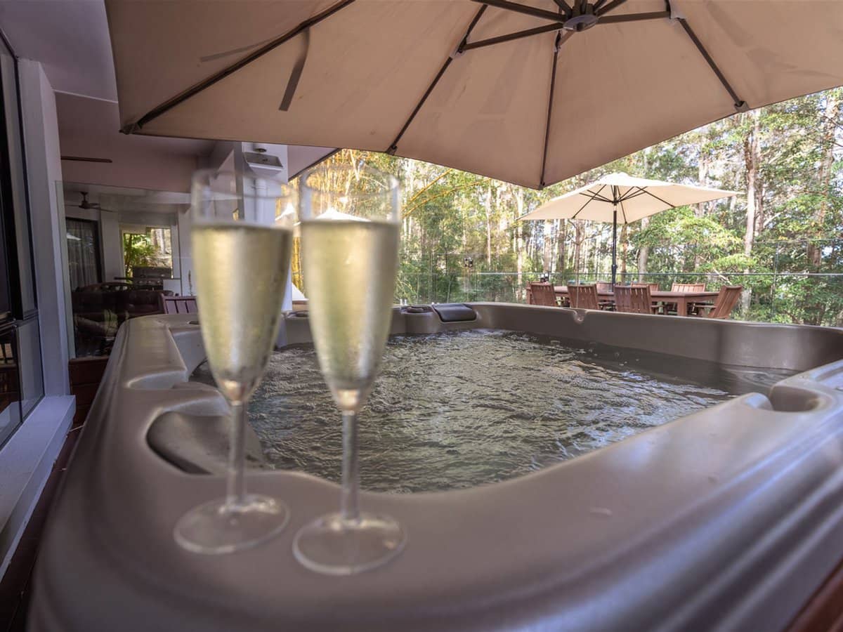 31 Viewland Drive, DOONAN - Thumbnail 1