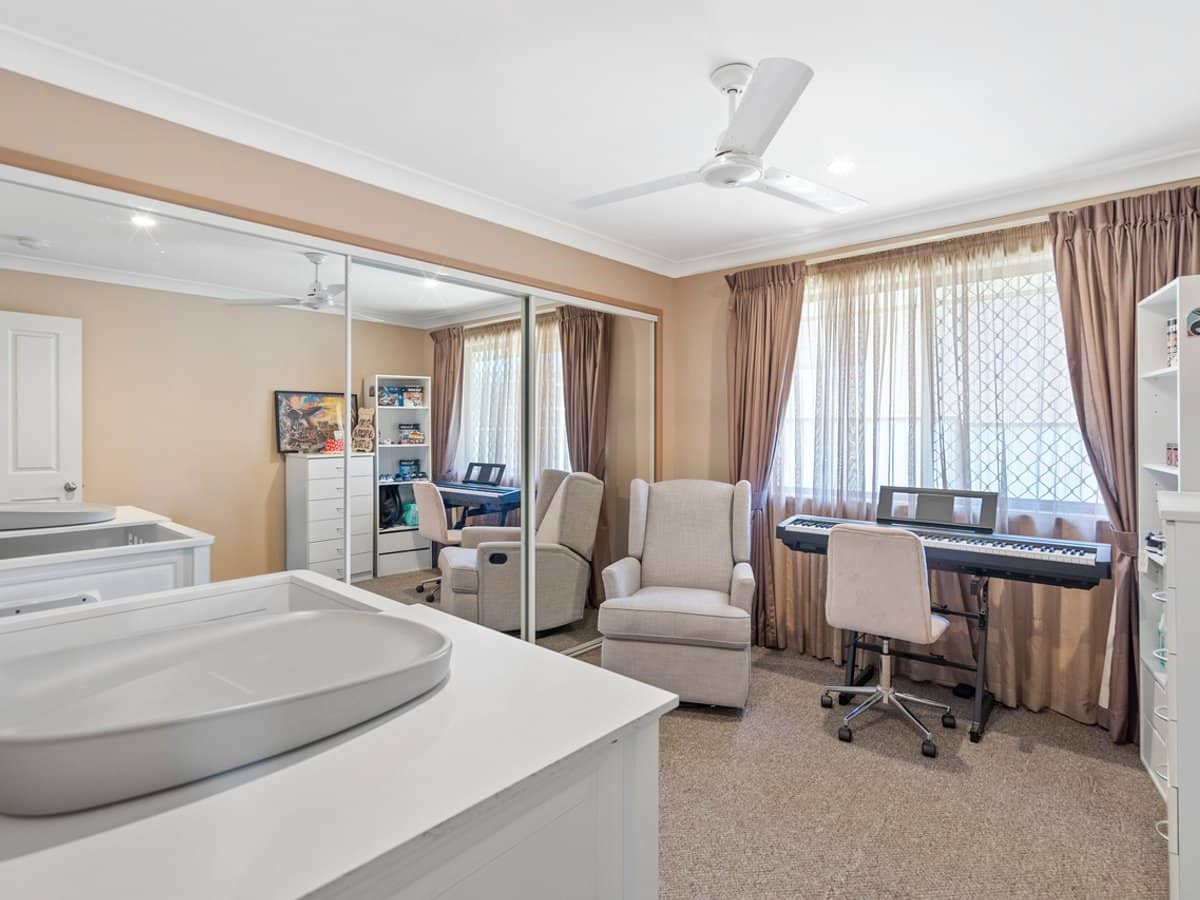 26 Maroochy Crescent, BEENLEIGH - Thumbnail 7