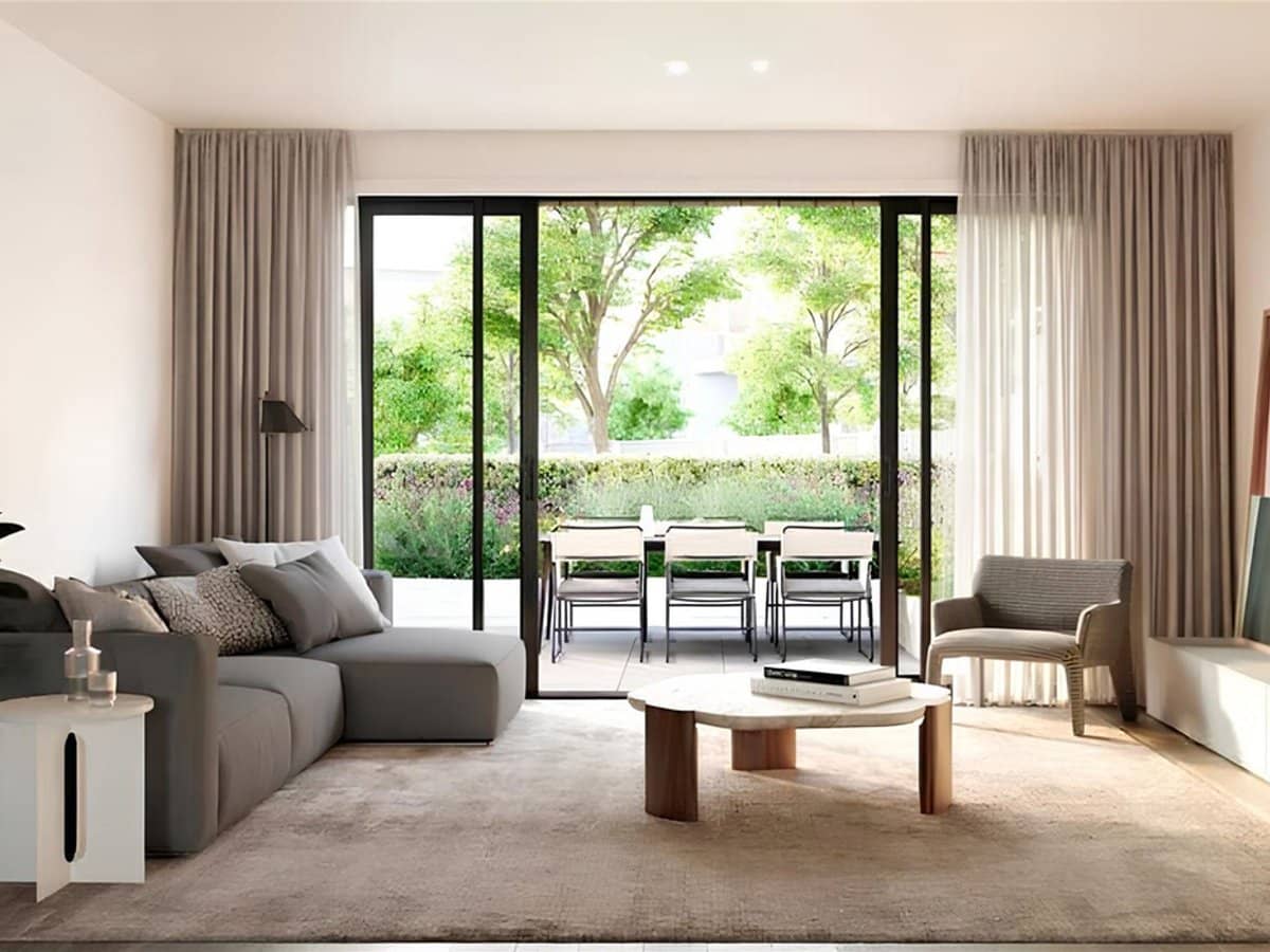 39 Whitehorse Road, BLACKBURN - Thumbnail 3