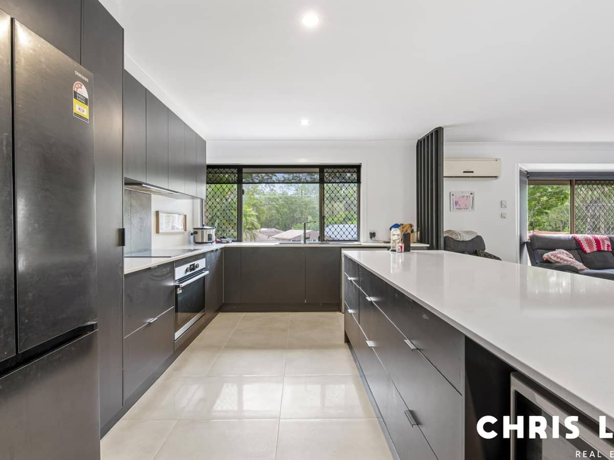 28 Black Diamond Crescent, EDENS LANDING - Thumbnail 7