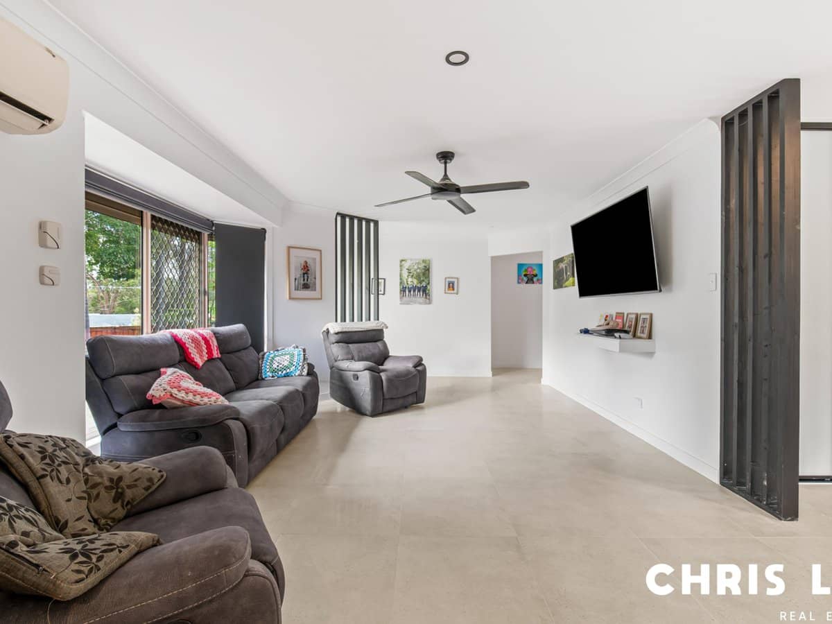 28 Black Diamond Crescent, EDENS LANDING - Thumbnail 8