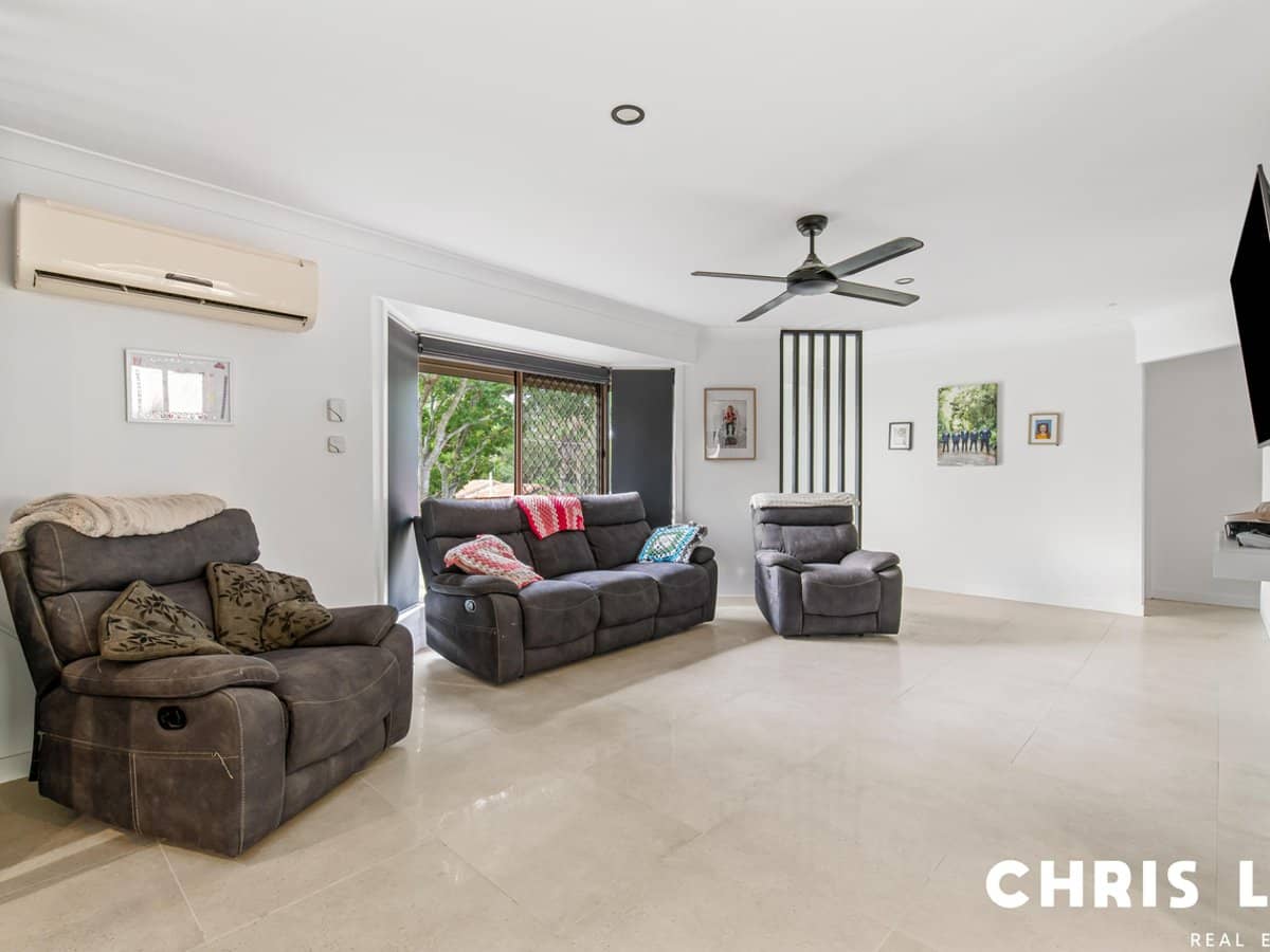 28 Black Diamond Crescent, EDENS LANDING - Thumbnail 9
