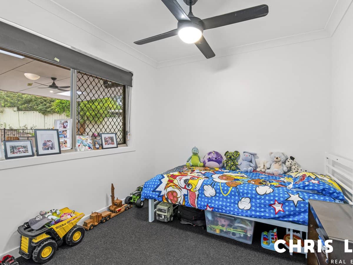 28 Black Diamond Crescent, EDENS LANDING - Thumbnail 16