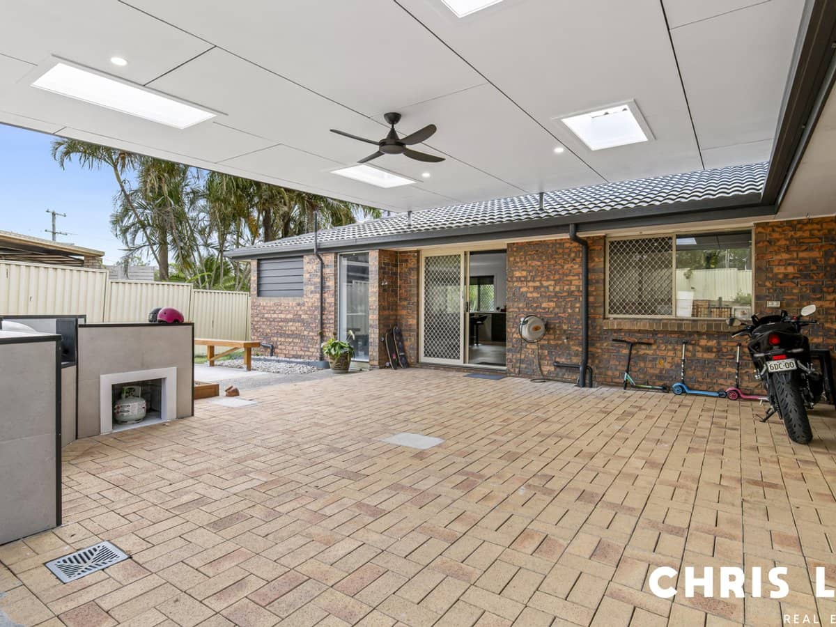 28 Black Diamond Crescent, EDENS LANDING - Thumbnail 24