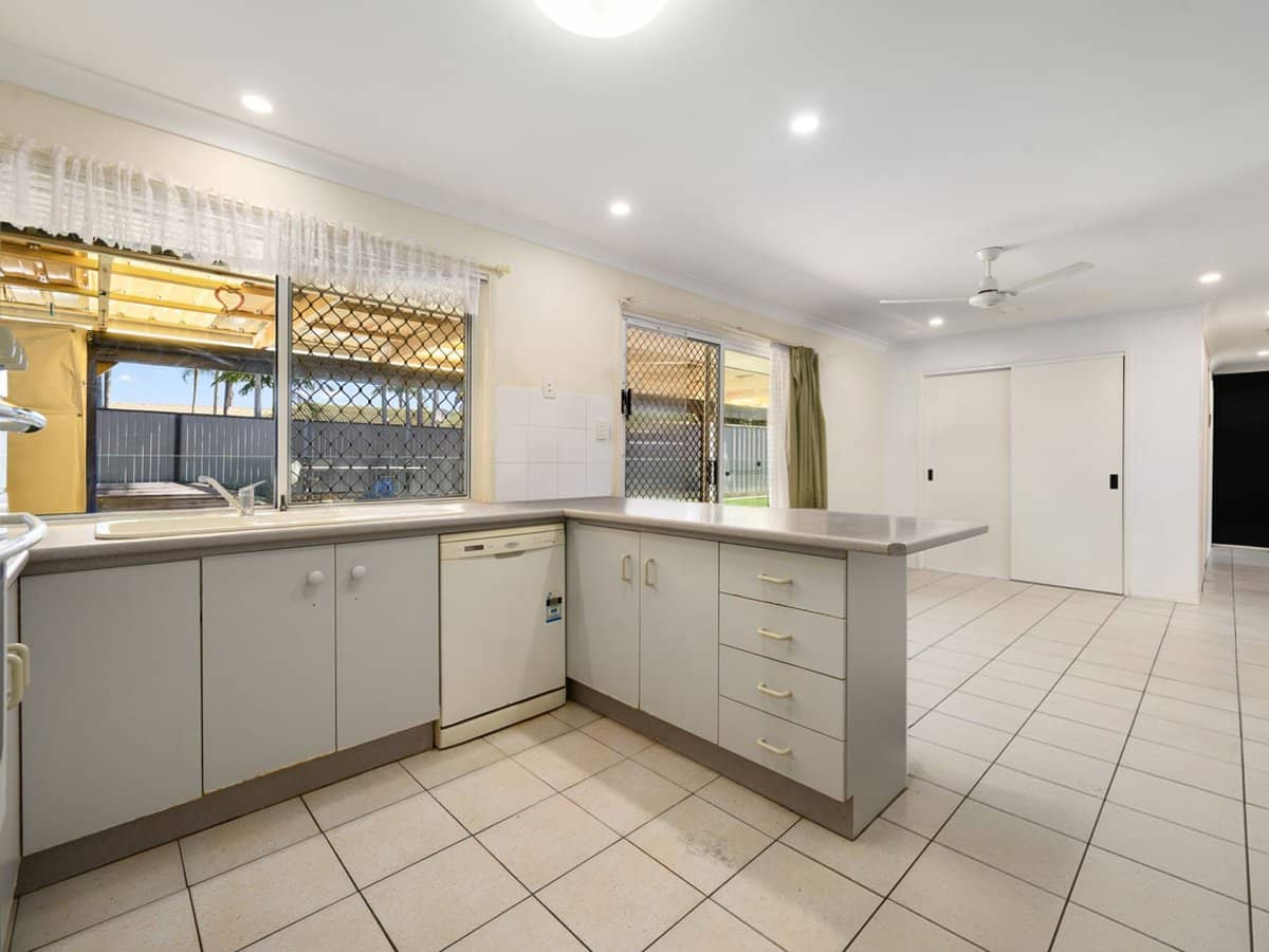 61 Ridgevale Drive, HELENSVALE - Thumbnail 14