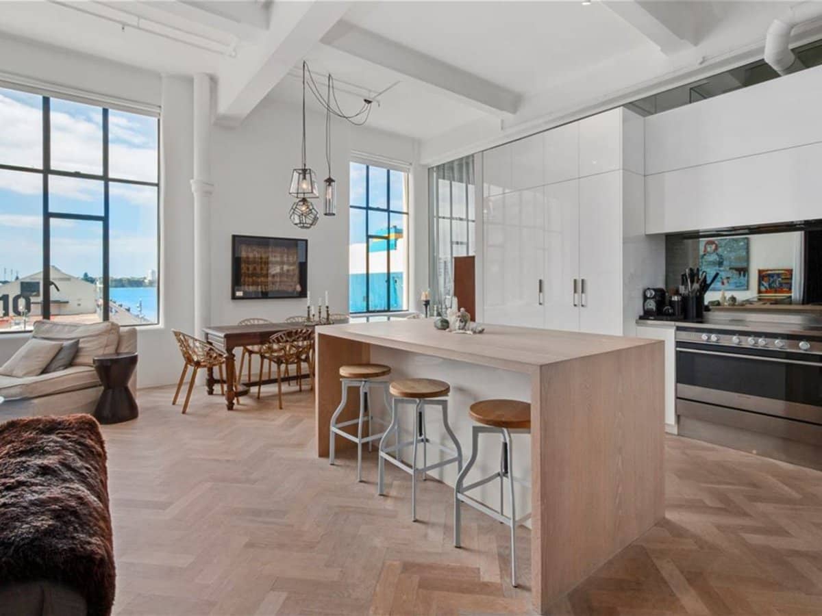 23 South Melbourne Street, SOUTH MELBOURNE - Thumbnail 1