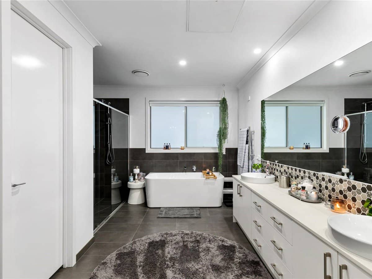 14 Nottinghill Road, MURRUMBA DOWNS - Thumbnail 4