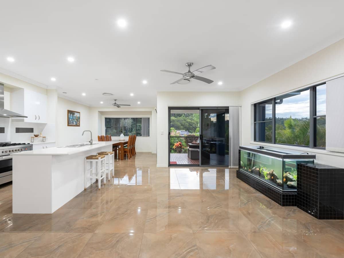 24 Aston Street, UPPER COOMERA - Thumbnail 5