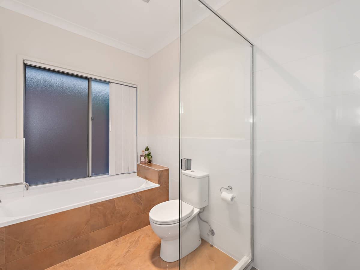 24 Aston Street, UPPER COOMERA - Thumbnail 12