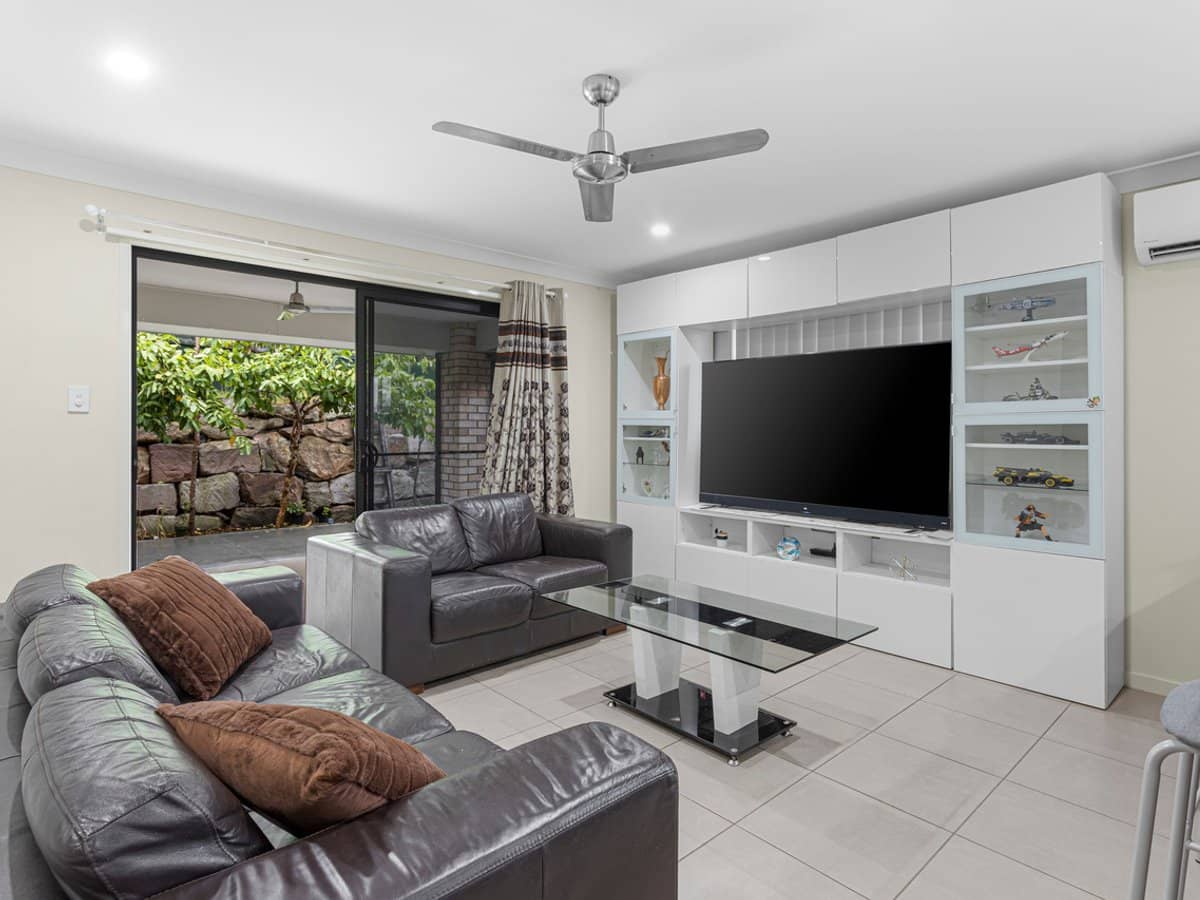 12 Hazel Street, PIMPAMA - Thumbnail 3