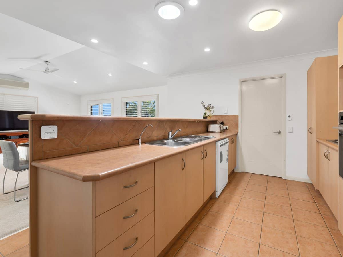 16 Riverbrooke Drive, UPPER COOMERA - Thumbnail 7