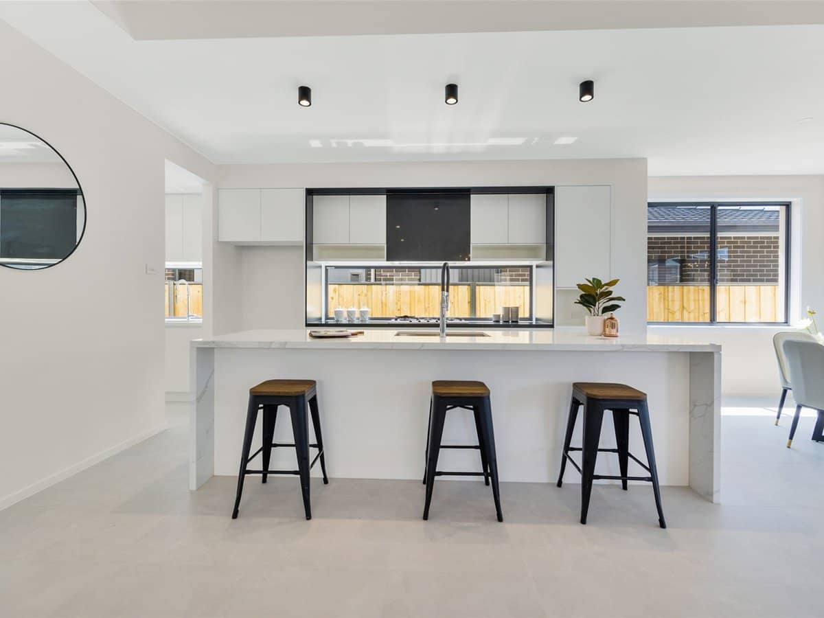 183 Springfield Road, ORAN PARK - Thumbnail 2