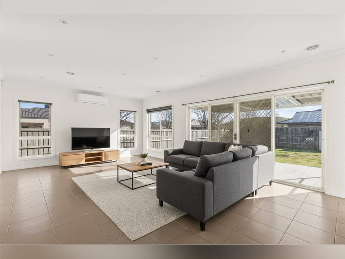 54 Wallara Waters Boulevard, WALLAN - Thumbnail 3